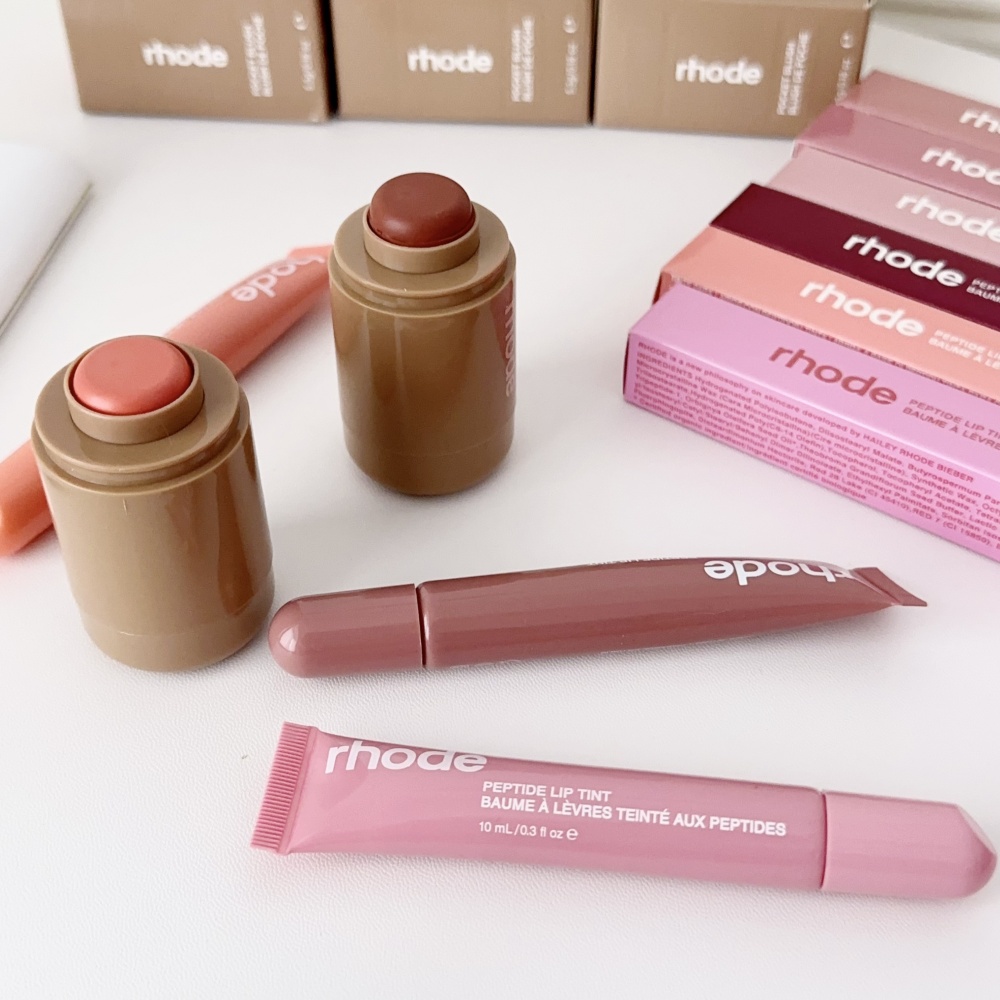 Hot Rhode Lip Gloss Cheek Blus - đánh giá và giá Lip Balm